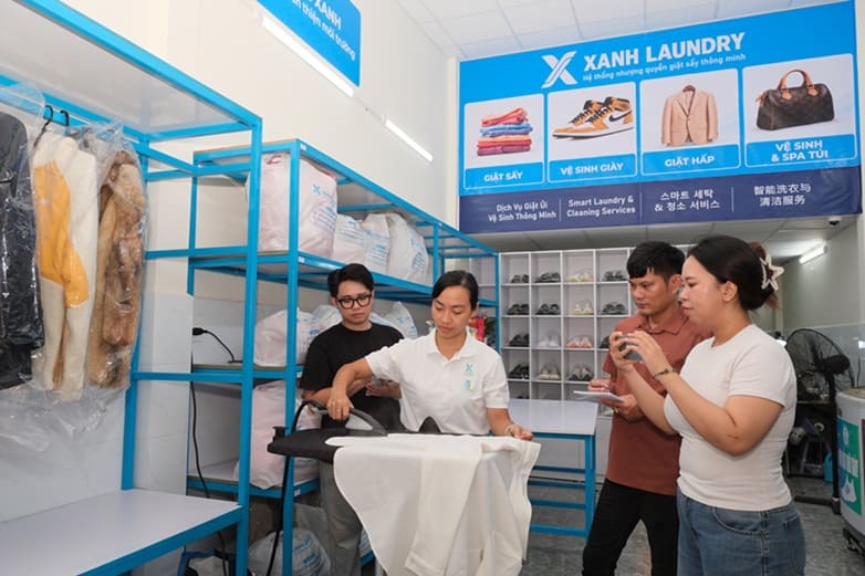 Lớp học đang thực hành (4/4)
